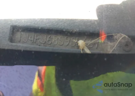 1995 Jeep Cherokee Sport from USA, damaged, VIN 1J4FJ68S9SL667872